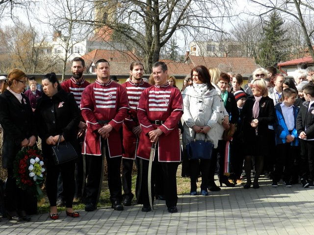 2017. március 15. 44